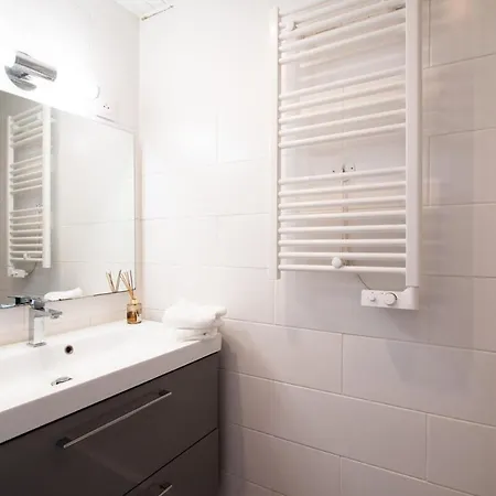 Apartment Maison Cosy 4 Chambres, Terrasse, Garage Prive *